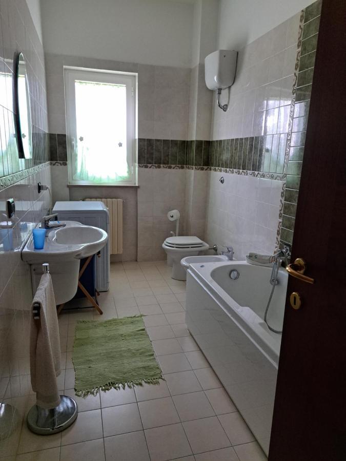 فيلا La Casa Di Mezzo-Affitti Brevi-Zona Ospedali Busso المظهر الخارجي الصورة